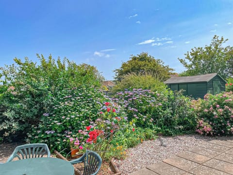 Garden | Rest-A-While, Freshwater