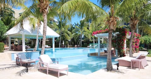 POOLSIDE 