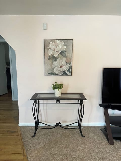 BEST VALUE IN TOWN! Spacious 2 Bedroom 1 Bath in heart of Downtown Cortez, CO House in Cortez