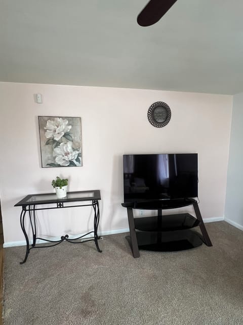 BEST VALUE IN TOWN! Spacious 2 Bedroom 1 Bath in heart of Downtown Cortez, CO House in Cortez