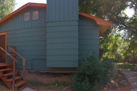 Entrance to Finca from parking area