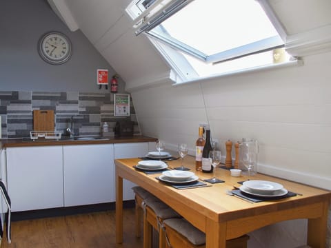 Kitchen/diner | Waterwynch, Criccieth
