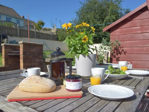 Sitting-out-area | Ferry View, St Dogmaels, near Cardigan