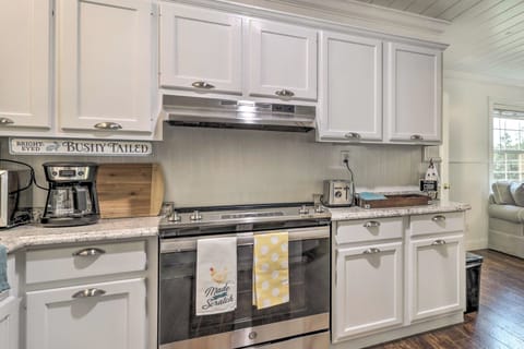 Well-Equipped Kitchen | Cooking Utensils | Pots & Pans