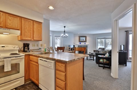 Open floor space includes your kitchen, dining and living room.  Great for keeping all your traveling companions together.