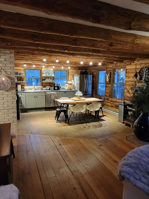 Plenty of room to prepare and enjoy a family meal