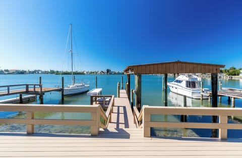 deck and dock, for guest use