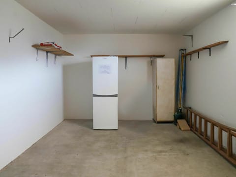 Property, Interior Design, Floor, Wood, Flooring, Building, Ceiling, Door, House