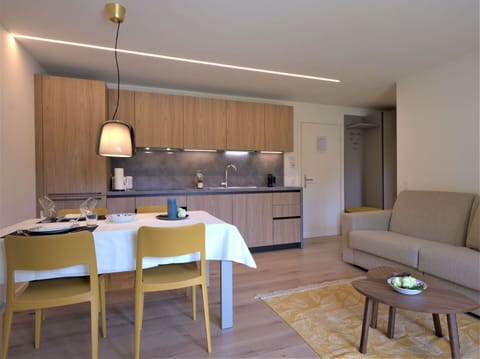 Sky, Plant, Building, Property, Window, Tree, Slope, Land Lot, House, Urban Design