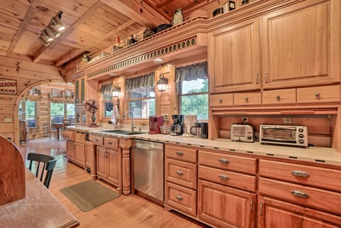 Fully Equipped Kitchen | Crock-Pot | Cooking Utensils