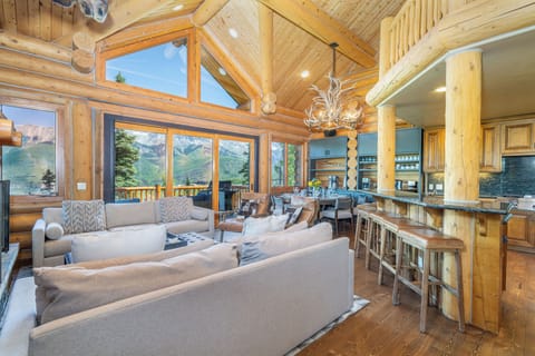 Living & Kitchen all with bodacious views