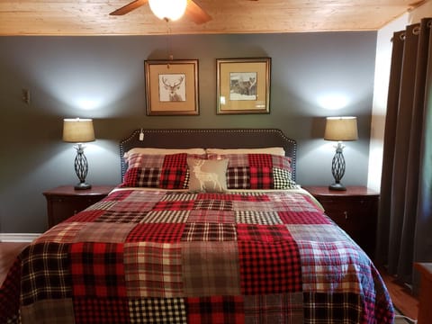 Master Bedroom - King Size Bed