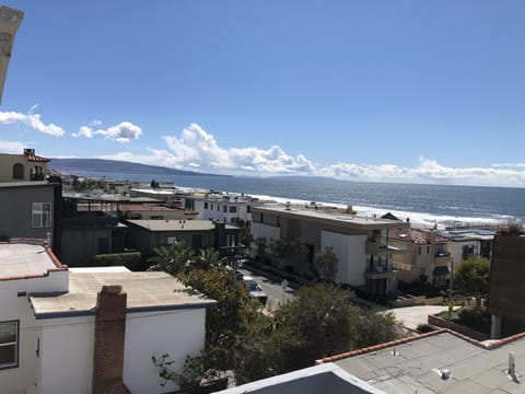 Looking South towards Palos Verde peninsula 