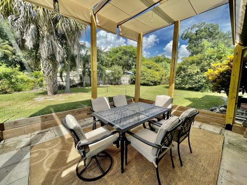 Screened In Patio