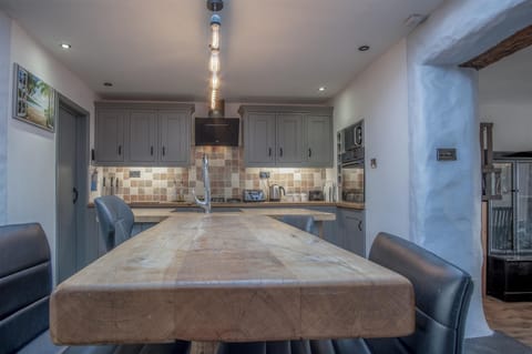 Cambrian Cottage - 3 Bedroom Cottage - Tenby (6359)