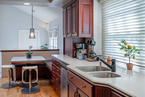 Breakfast nook area with cushion seats