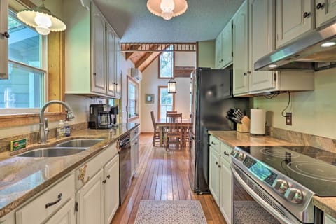 Kitchen | Fully Equipped