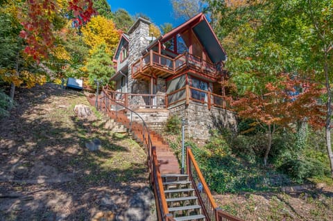 Welcome to Hickory Hideaway!