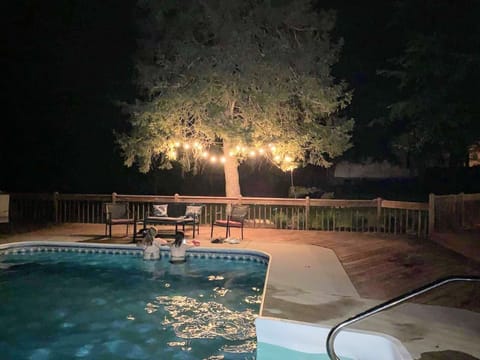 For booked guest use only. No friends or relatives. Open 8 a.m.-10 p.m.