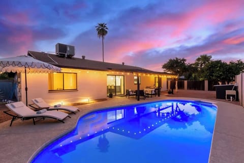Amazing Pool (Can be heated)
