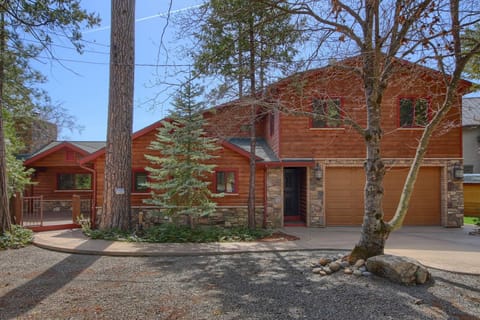 Lovey home with ample parking