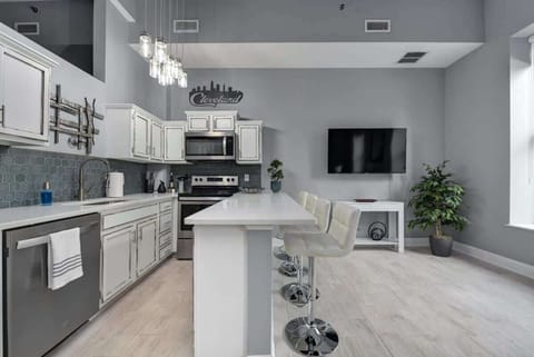 Show off your cooking skills in a kitchen equipped with everything you need to create culinary masterpieces! With top-of-the-line appliances and ample space, it's the perfect place to experiment, impress, and enjoy the process of cooking.
