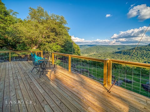 Huge Brand new deck overlooking Arkansas Grand Canyon!