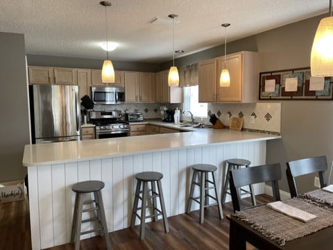 Bar area with quartz contertops