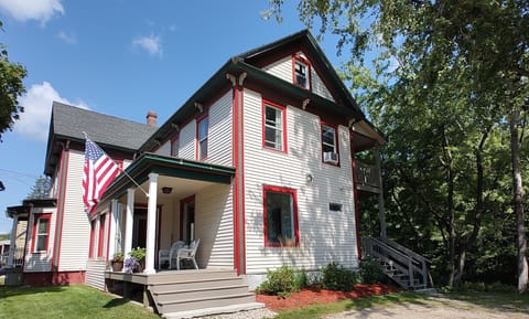1902 Victorian home in Gorham, NH, Overlooking the Androscogging River