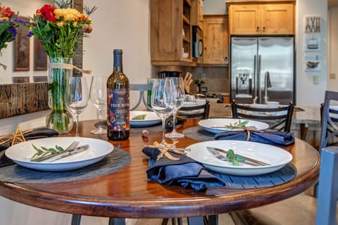 Dining Area with seating for four