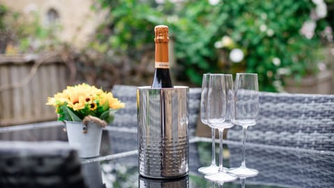 Outside dining deck detail, Hillside Cottage, Bolthole Retreats
