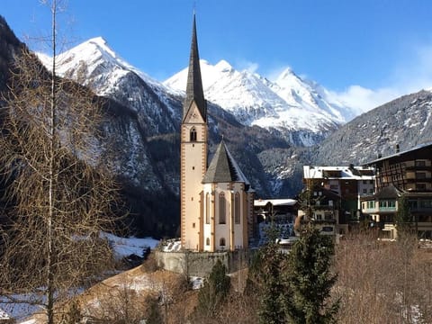 Berghaus Glockner - App. Alpenpause - apartment/apartment, bath, WC, balcony Apartment in Carinthia, Austria