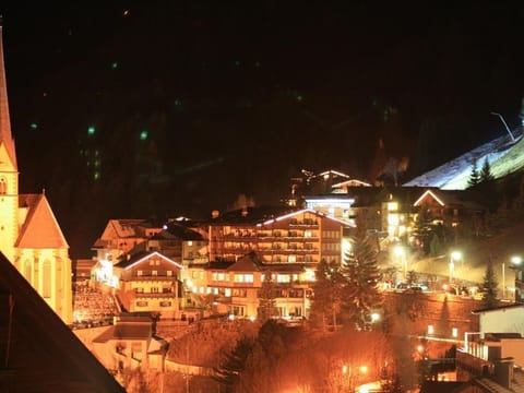 Berghaus Glockner - App. Alpenpause - apartment/apartment, bath, WC, balcony Apartment in Carinthia, Austria