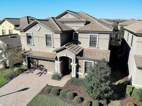 Beautiful 9bd/5ba Villa