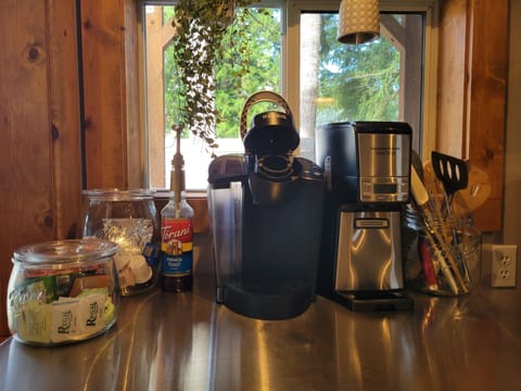 Drip coffeemaker & Keurig. Complimentary coffee pods and sweeteners, not guaranteed but may be stocked!