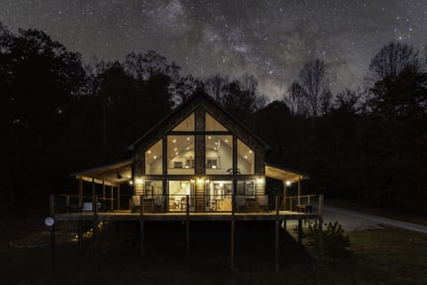 Mountain Meadows Lodge - Starry night in the mountains.