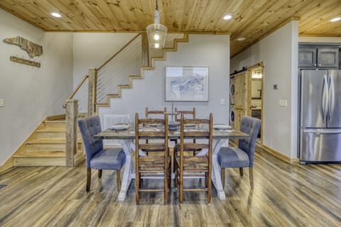 Dining Area - Dining Area