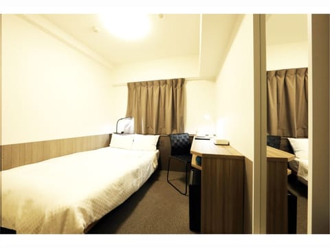 Standard semi-double room