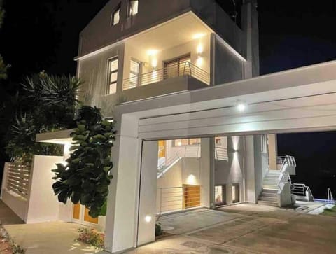 Entrance to the property