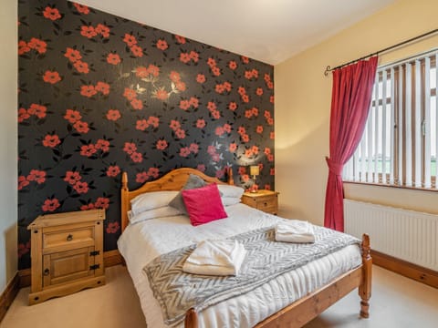 Double bedroom | Highfield Cottage, Poulton-le-Fylde