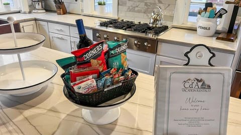 We welcome every stay with snacks and goodies 