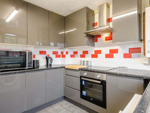 Kitchen | Riverside Cottage, Loddon