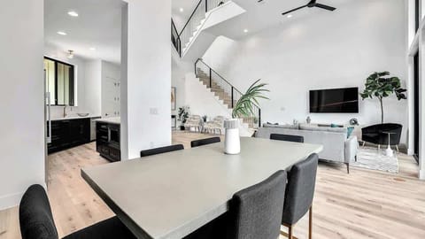 The dining area seats 6