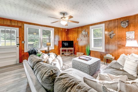 Cashiers Vacation Rental | 3BR | 1BA | 1,600 Sq Ft | Step-Free Access