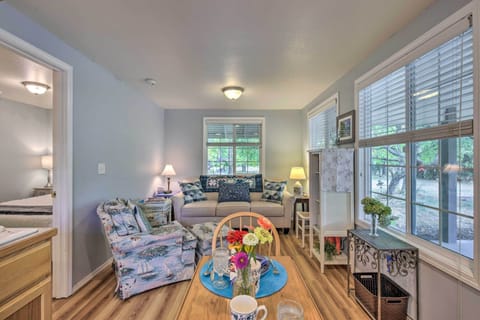 McMinnville Vacation Rental | 1BR | 1BA | 400 Sq Ft | 3 Steps Required To Access