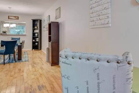 Sit at the desk and catch up on some work or elearning!