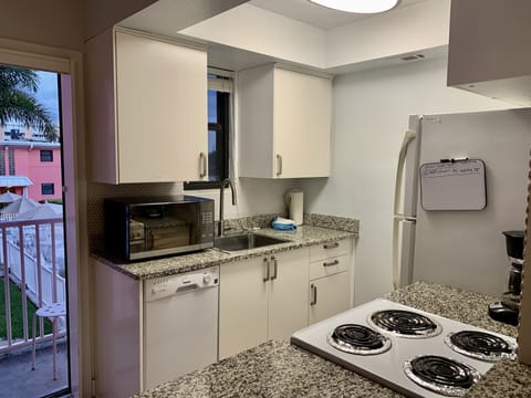 Full kitchen with dishwasher 