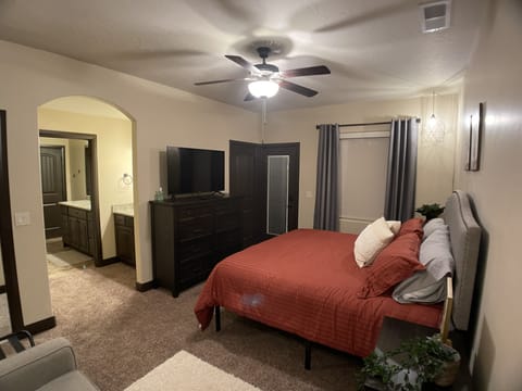 King bed - master suite