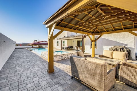 Lake Havasu City Vacation Rental | 3BR | 2BA | Step-Free Access | 1,862 Sq Ft