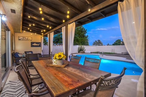 Outdoor dining area 